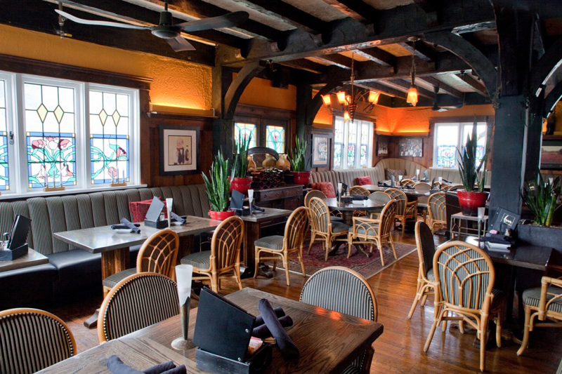 Four Mile House Restaurant, View Royal, interior