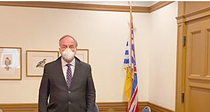 Andrew Weaver presses Adrian Dix on face masks Andrew Weaver, MLA, face mask