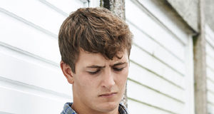 “It just doesn’t feel right” says teen about full-time schooling during COVID teenage boy, worried