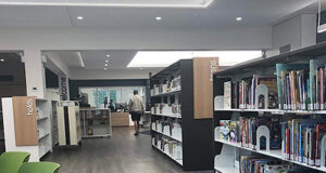 VIRL librarians welcome BCGEU president at Sidney branch picket line virl, sidney, north saanich, library