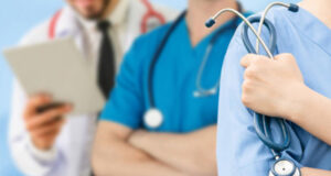 Not enough family doctors: where falls the political obligation? doctor, nurses