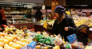 Public & political reaction to Loblaw CEO raise says a lot grocery shopper, produce