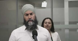 NDP meets with seniors in Nanaimo about cost of living jagmeet singh, lisa marie barron, nanaimo