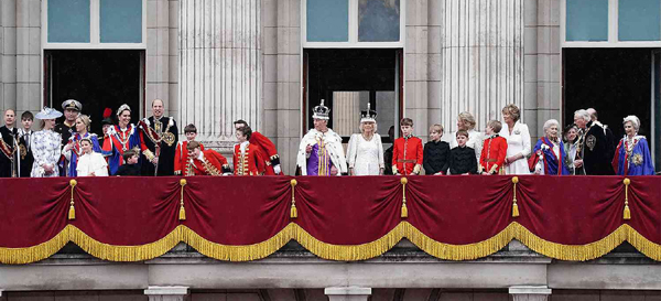 coronation, charles, balcony
