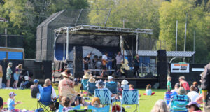 Sunshine & upbeat music at Sooke Music & Art Festival gord phillips, live music, sooke
