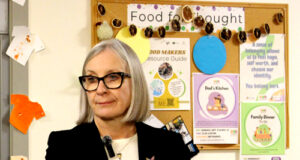 National School Food Program celebrated by Jobs & Families Minister Hajdu in Saanich Patty Hajdu, Jobs and Families Minister