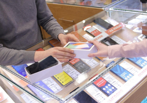 SmartPhone-RetailPurchase-500px cell phone, retail sales, smartphone