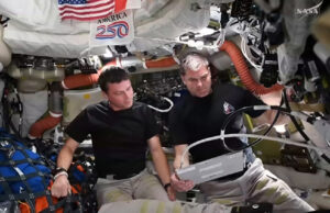 Artemis II: Computers, iPhones & email Artemis II, computers, astronauts