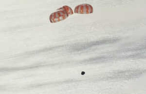 Artemis II splashdown, four astronauts home! artemis, parachutes